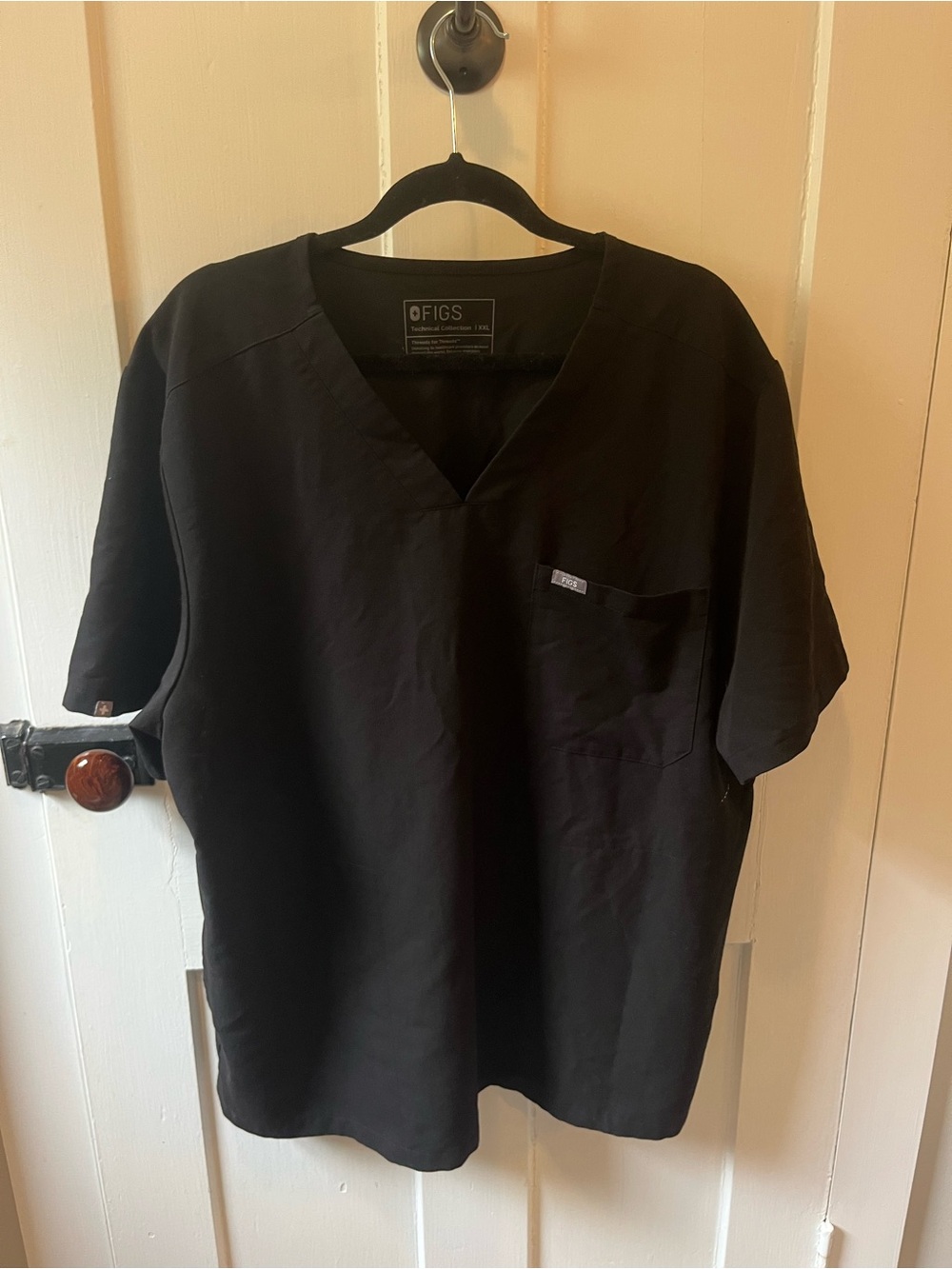 FIGS One Pocket Scrub Top Black Short Sleeve V Neck Size XXL - Picture 4 of 10